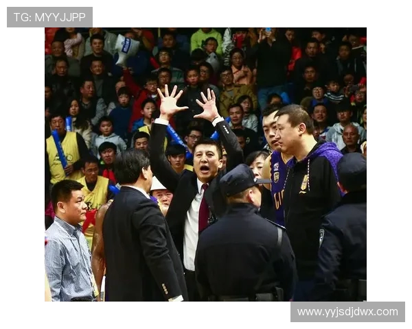 四川队与福建队在CBA赛场的激烈对决引发球迷热议与期待